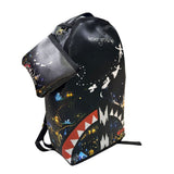 Zaino nero con stampa fiabesca, scritta never grow up e pochette abbinata