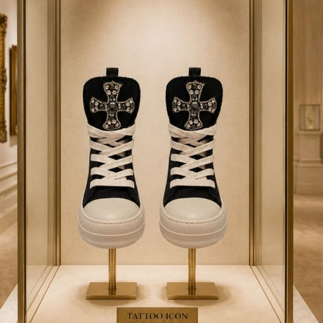 Sneaker Censored alta nera con croce gioiello