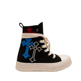 Sneaker Censored alta nera con croci multicolore