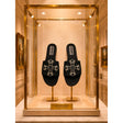 Ciabatta flat nera con croce maltese in cristalli bianchi e pietre antracite.
