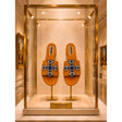 Ciabatta flat suede camel con croce maltese in pietre blu e cristalli.