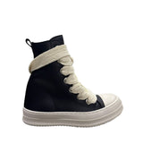 Sneakers alte unisex Censored Star 2.0 in ecopelle nera con spessi lacci oversize