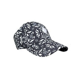 Cappello baseball County of Milan in cotone con stampa geometrica all-over bianco e nero e logo sul retro.