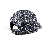 Cappello baseball County of Milan in cotone con stampa geometrica all-over bianco e nero e logo sul retro.