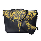 Borsa reversibile County of Milan in ecopelle: lato stampa leopardata all-over con logo croce e lato nero con stampa Leopard Wings oro, pochette coordinata inclusa.