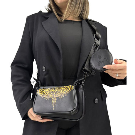 Set borsa 3 in 1 County of Milan in ecopelle nera con pochette rimovibile stampa Leopard Wings oro e portamonete tondo con logo sulla tracolla.