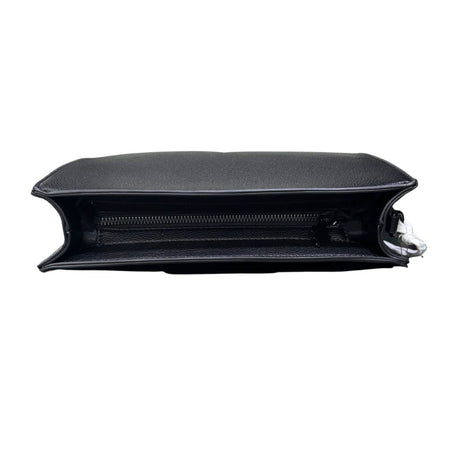 Borsello uomo County of Milan nero in ecopelle bottolata con logo bianco e polsino logato