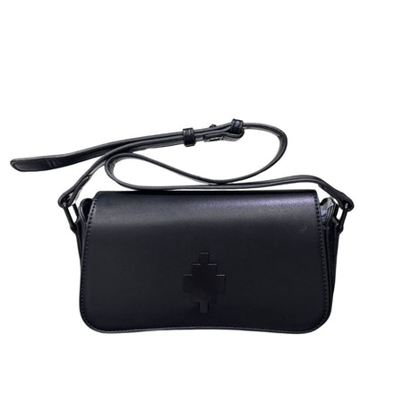 Mini bag nera in ecopelle liscia County of Milan con logo croce tono su tono in rilievo, tracolla sottile regolabile e chiusura a patta.