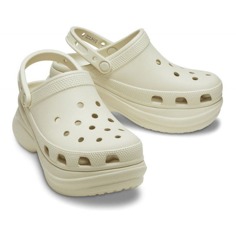 Zoccolo Crocs Classic Bae beige con suola platform e cinturino al tallone