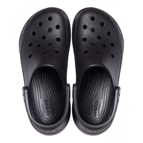 Zoccolo Crocs Classic Bae nero con suola platform e cinturino al tallone