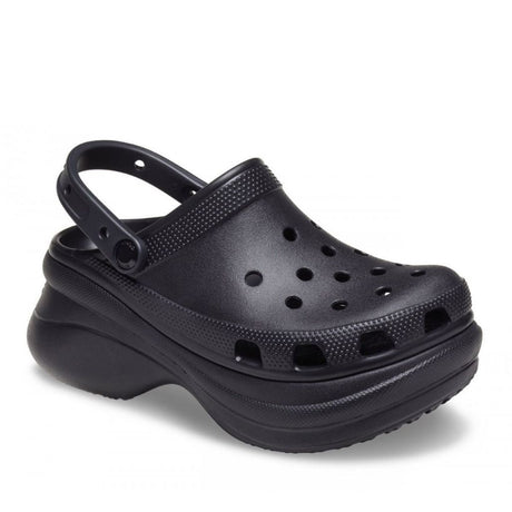 Zoccolo Crocs Classic Bae nero con suola platform e cinturino al tallone
