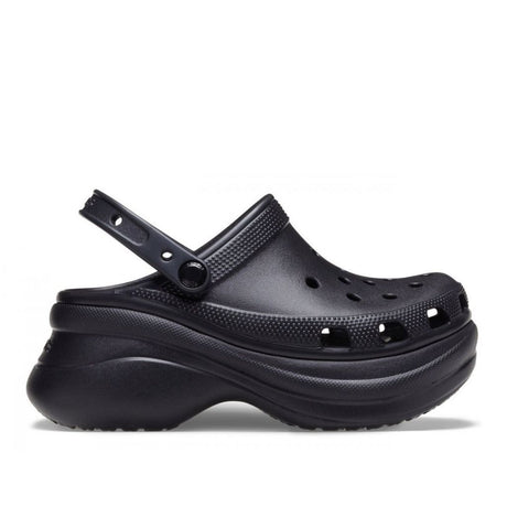 Zoccolo Crocs Classic Bae nero con suola platform e cinturino al tallone