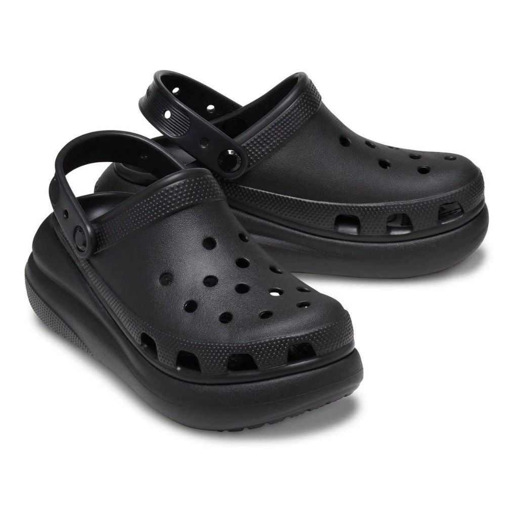Zoccolo Crocs Classic Crush nero con suola platform arrotondata e cinturino al tallone