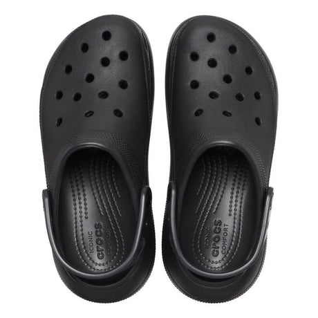 Zoccolo Crocs Classic Crush nero con suola platform arrotondata e cinturino al tallone