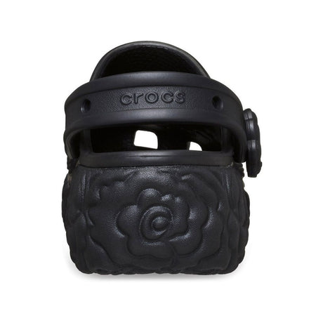 Zoccolo Crocs nero con zeppa, suola a motivo floreale