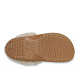 Clog Crocs cammello in finta scamosciata con colletto in ecopelliccia crema e cinturino