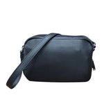 Borsa a tracolla CULT Vega nera in ecopelle bottolata con tasche esterne zip e logo silver