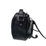 Borsa a tracolla CULT Vega nera in ecopelle bottolata con tasche esterne zip e logo silver