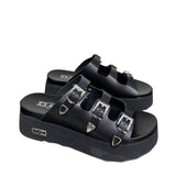 Sandalo platform in pelle nera con tre fasce e fibbie silver