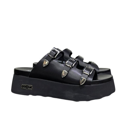 Sandalo platform in pelle nera con tre fasce e fibbie silver
