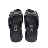 Sandalo platform in pelle nera con tre fasce e fibbie silver