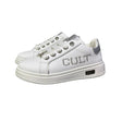 Sneaker Cult T510 in ecopelle bianca con inserti argento, logo laterale in brillantini, lacci bianchi e cerniera interna funzionale.