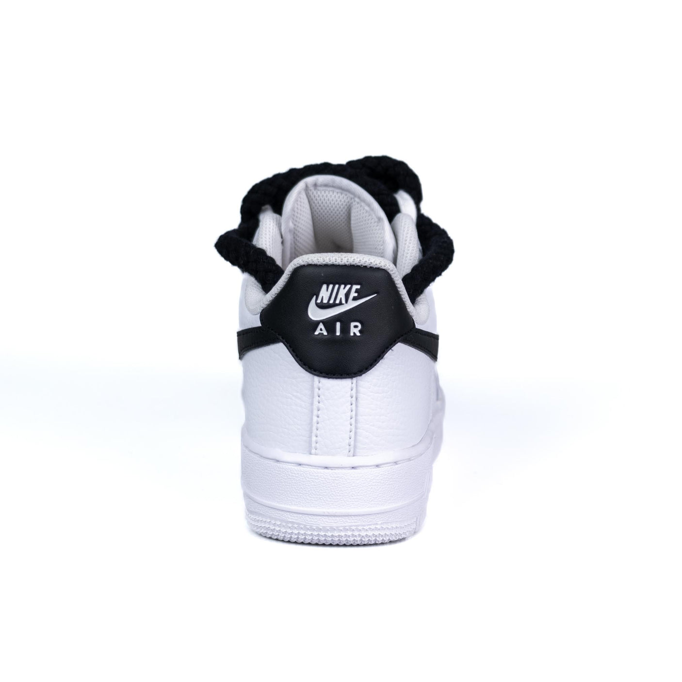 Nike Air Force 1 Low bianca con swoosh nero e lacci corda