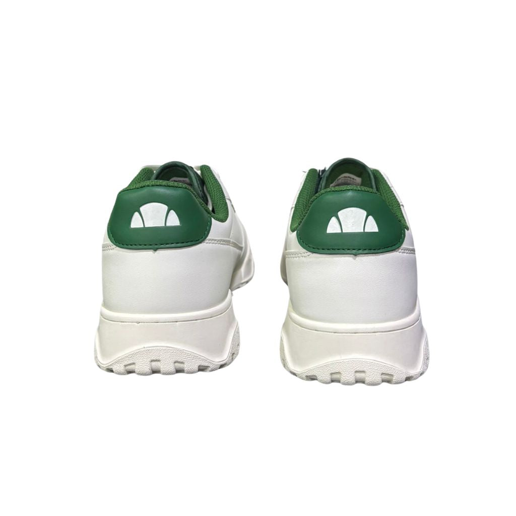 Sneakers basse Ellesse Mat in pelle bianca con inserti verdi, logo Ellesse esteso sul lato e suola piatta in gomma.