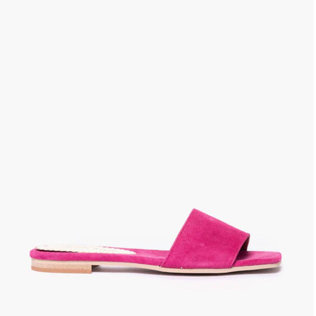 Ciabatta flat Gagliotta in camoscio fucsia, design minimal, tacco basso 2 cm.