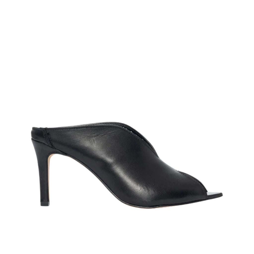 Sabot mule in pelle nera con tacco a spillo 8 cm e scollatura a V