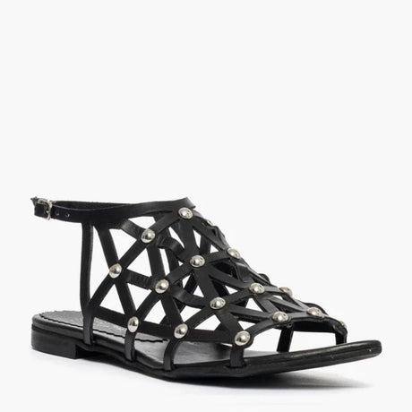 Sandalo gladiator Gagliotta in pelle nera, tomaia a gabbia con borchie argentate.