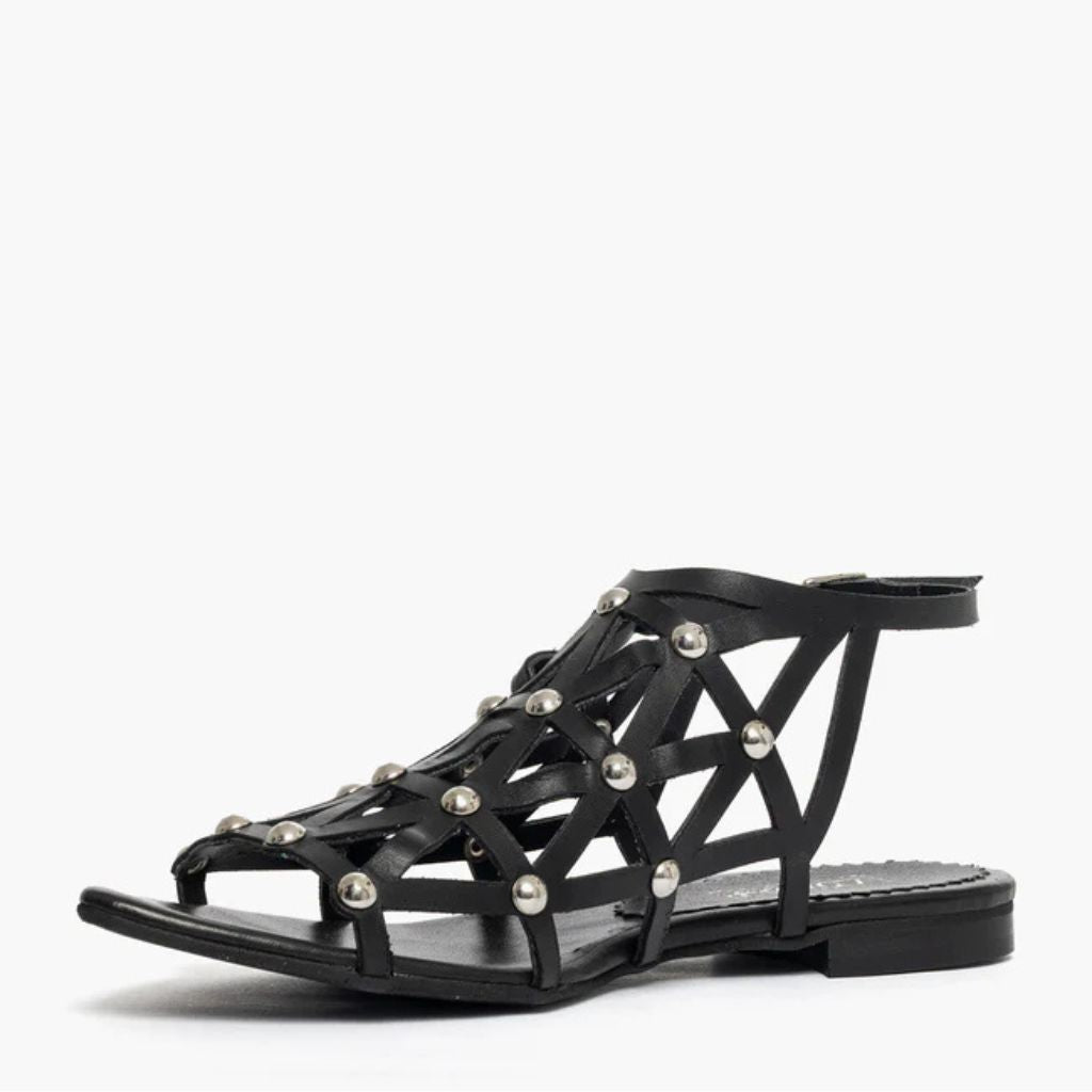 Sandalo gladiator Gagliotta in pelle nera, tomaia a gabbia con borchie argentate.