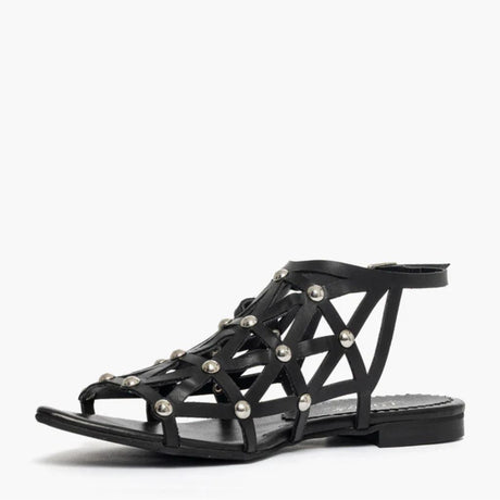 Sandalo gladiator Gagliotta in pelle nera, tomaia a gabbia con borchie argentate.