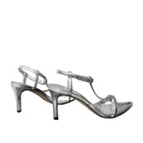 Sandalo Gagliotta GC in pelle laminata argento, fasce a T, tacco a spillo 7 cm, punta a mandorla.
