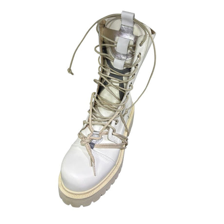 Stivale combat Gagliotta bianco liscio in pelle con lacci, corda beige e suola carrarmato.