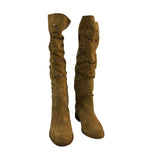 Stivale over-the-knee in camoscio cuoio con traforazione floreale geometrica