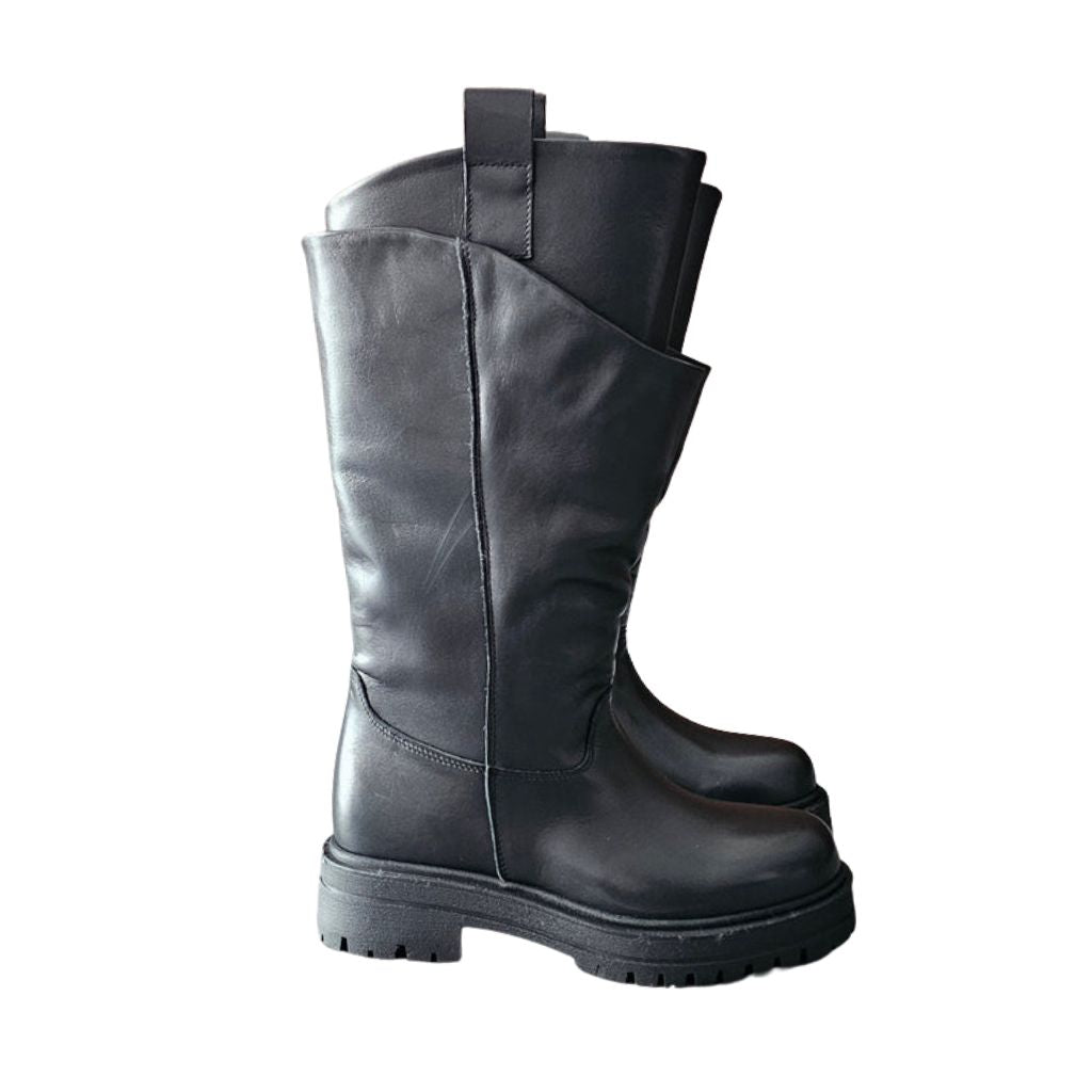 Stivale doppio gambale in pelle nera con punta tonda