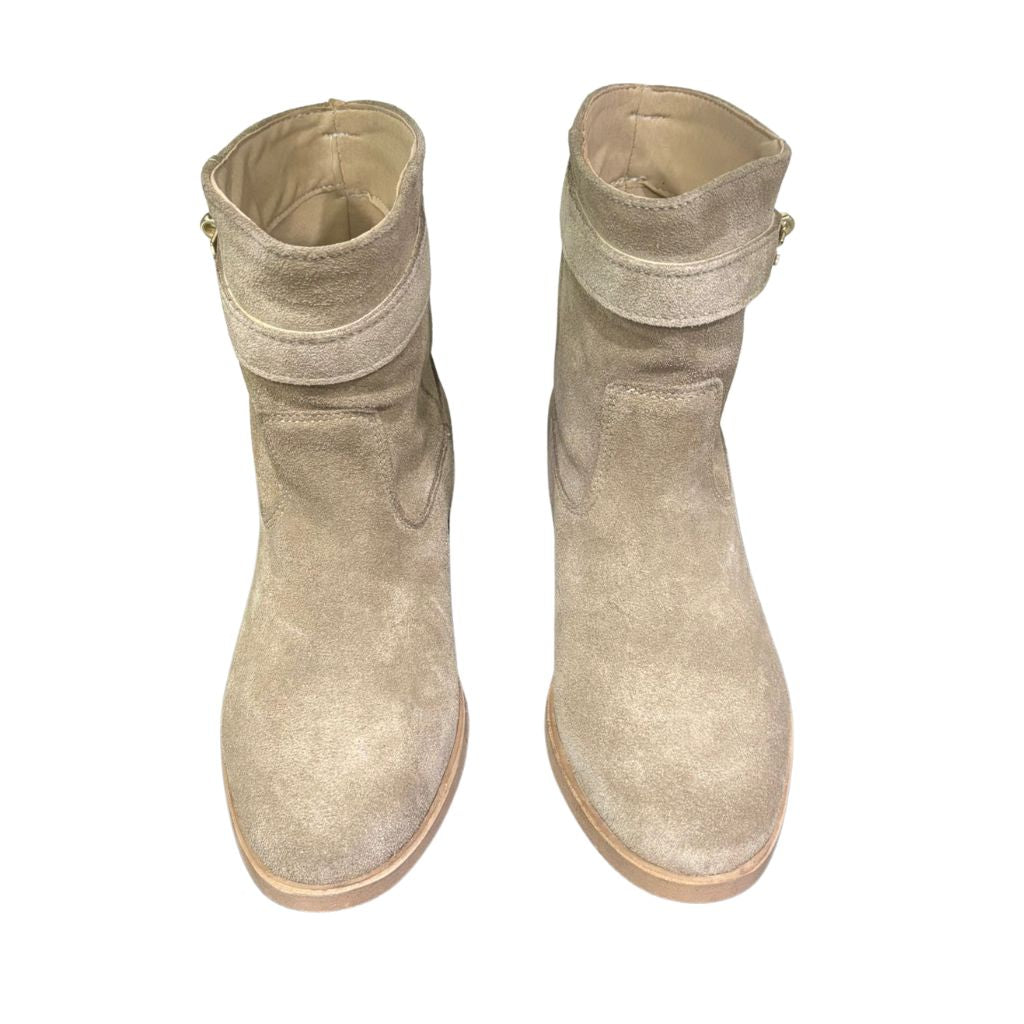 Stivaletto taupe in camoscio Gagliotta Roma con rialzo interno