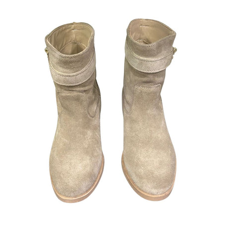 Stivaletto taupe in camoscio Gagliotta Roma con rialzo interno