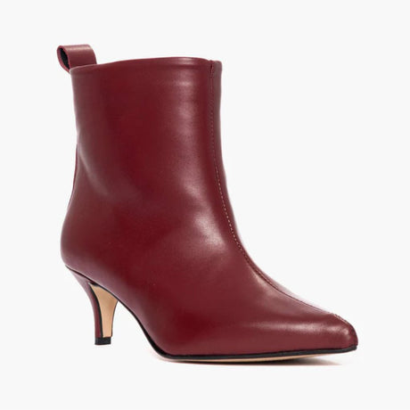 Tronchetto in pelle liscia bordeaux con tacco a rocchetto e punta affusolata