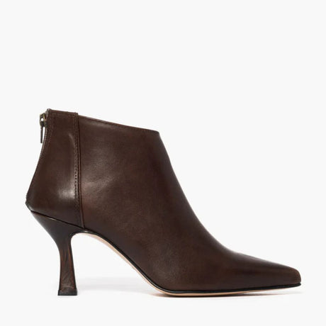 Tronchetto in pelle marrone Gagliotta Love1 con tacco a fiamma da 8 cm, punta squadrata e zip posteriore.