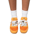 Sneakers Gioselin LOW arancione con tomaia in mesh, lacci trekking decorativi e suola gum