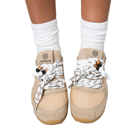 Sneakers Gioselin LOW beige con tomaia in mesh e scamosciato, lacci trekking decorativi e suola gum