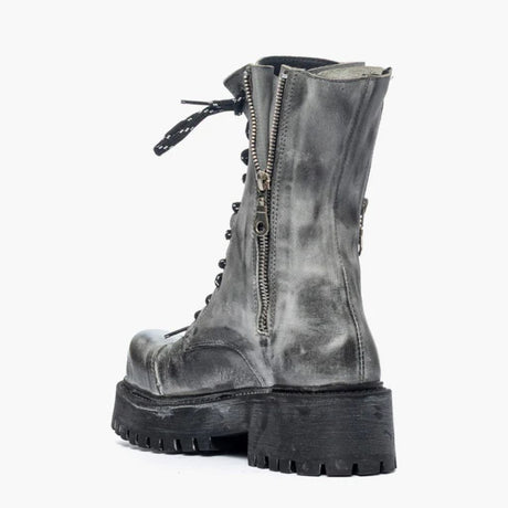 Anfibi Gagliotta pelle grigia spazzolata effetto vintage con lacci bicolore nero e bianco e doppia zip laterale.