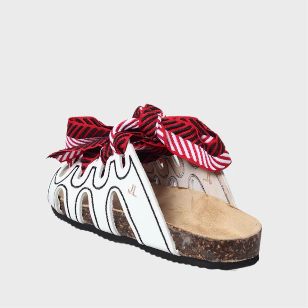 Ciabatta in pelle bianca Jammers London con ricami neri
