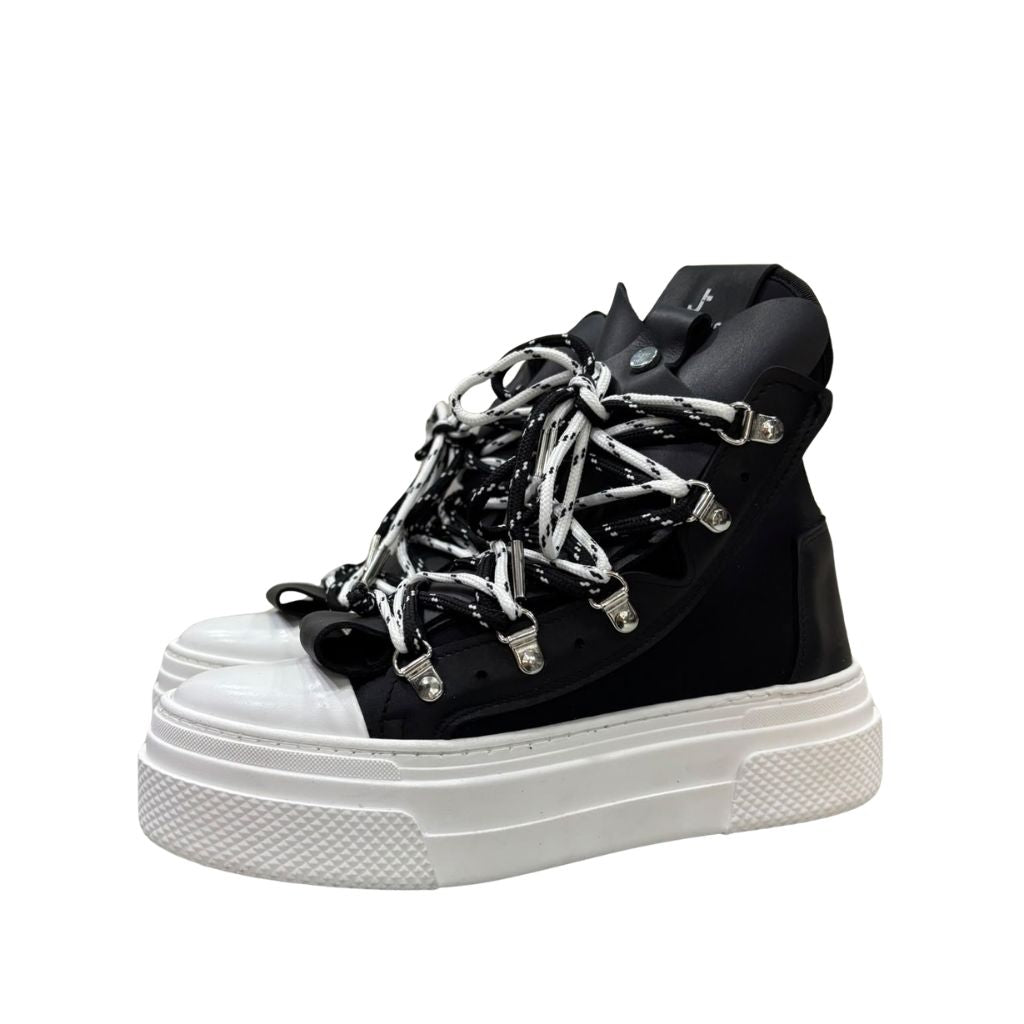 Sneaker alta Jammers London nera con maxi lacci intrecciati e punta bianca
