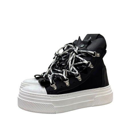 Sneaker alta Jammers London nera con maxi lacci intrecciati e punta bianca