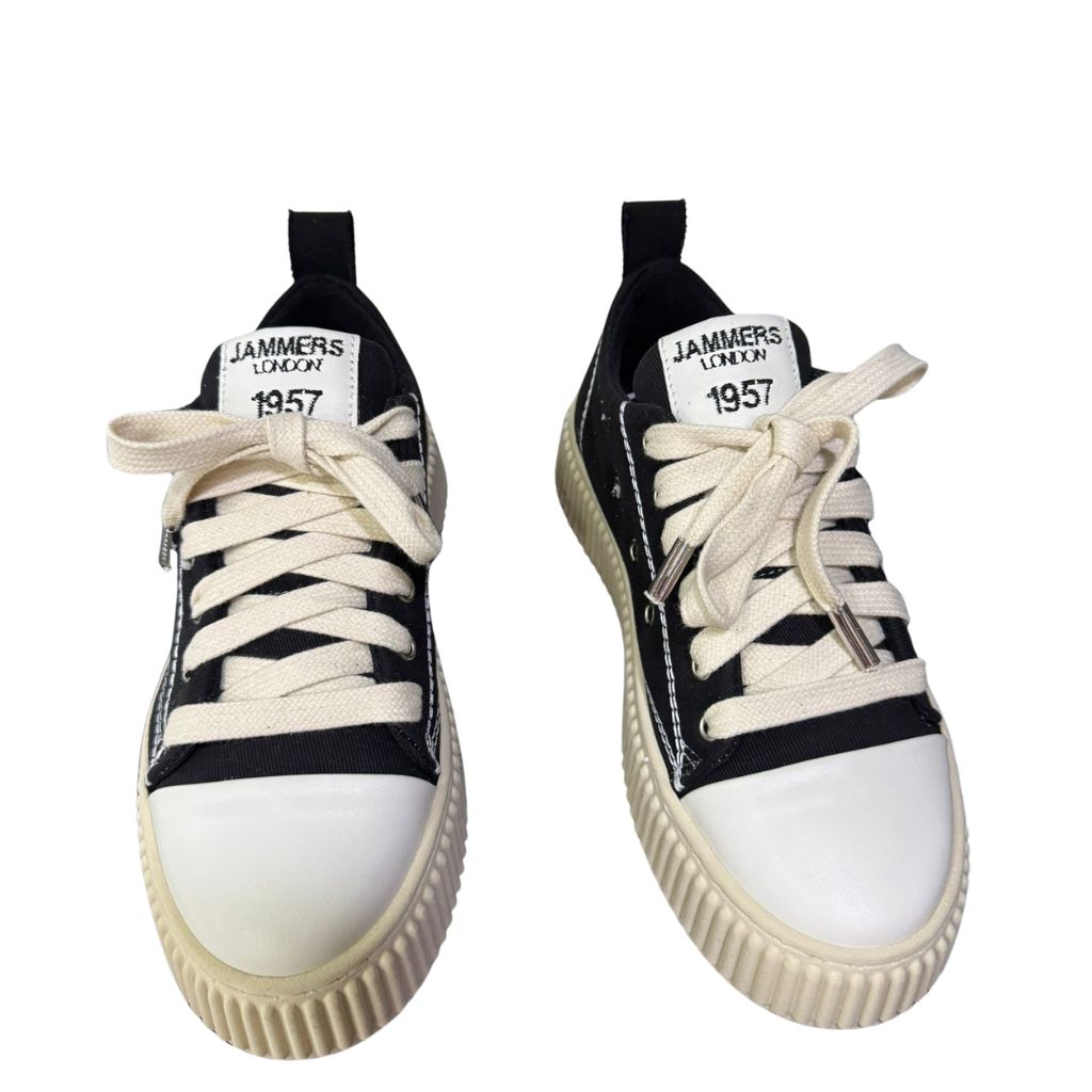 Sneaker Jammers London in canvas nero, punta bianca, suola platform 5 cm.