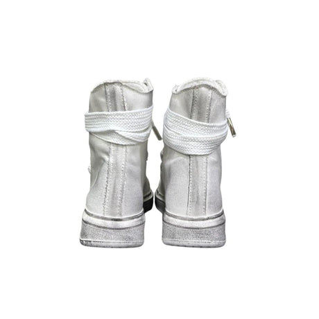 Stivaletto alto in tela bianca vintage Jammers London con lacci oversize e occhielli argento.