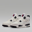 Air Jordan 4 sneaker bianca con dettagli neri e rossi